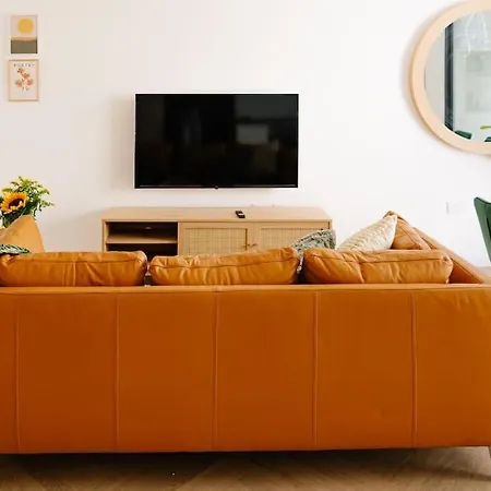 Apartment Main Street Luxury 13 With Shared Rooftop Pool & Bbq