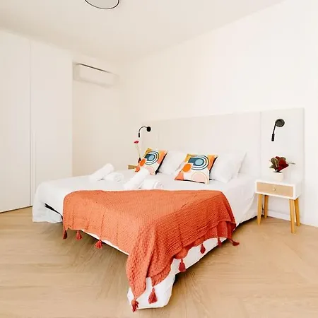 Main Street Luxury 13 With Shared Rooftop Pool & Bbq Apartment *