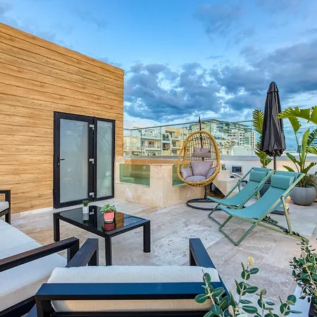 Main Street Luxury 13 With Shared Rooftop Pool & Bbq Apartment *