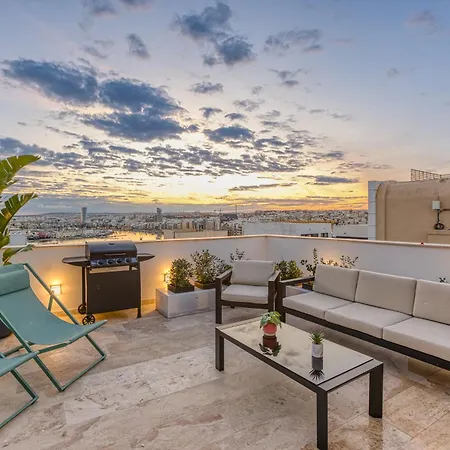 Main Street Luxury 13 With Shared Rooftop Pool & Bbq Apartment