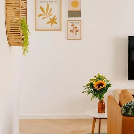 דירה Main Street Luxury 13 With Shared Rooftop Pool & Bbq *