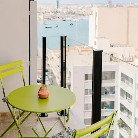 Main Street Luxury 13 With Shared Rooftop Pool & Bbq *