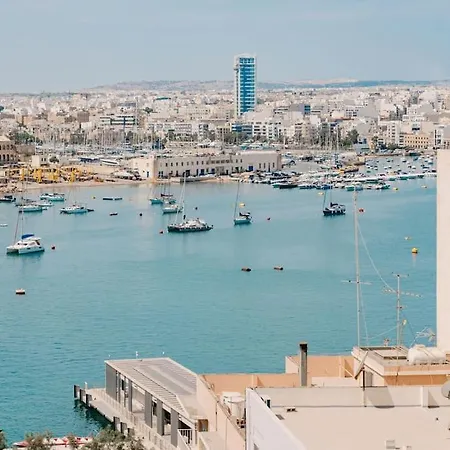 Main Street Luxury 13 With Shared Rooftop Pool & Bbq *