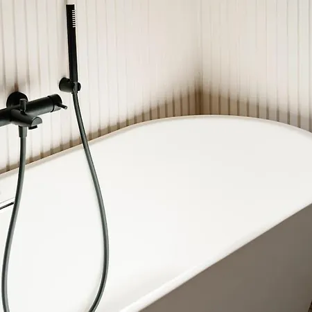 Main Street Luxury 13 With Shared Rooftop Pool & Bbq Sliema