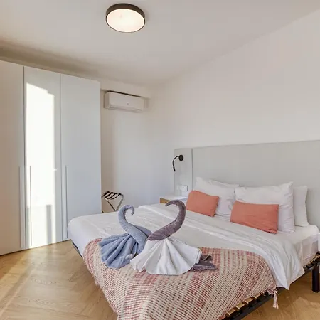 Main Street Luxury 13 With Shared Rooftop Pool & Bbq * Sliema